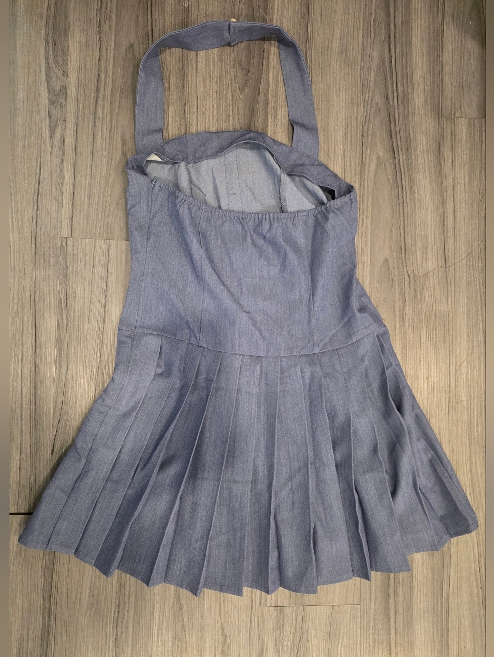COMMENSE Metal Button Halter Neck Pleated Dress Supersoft Light Blue Medium NWT - Picture 10 of 12